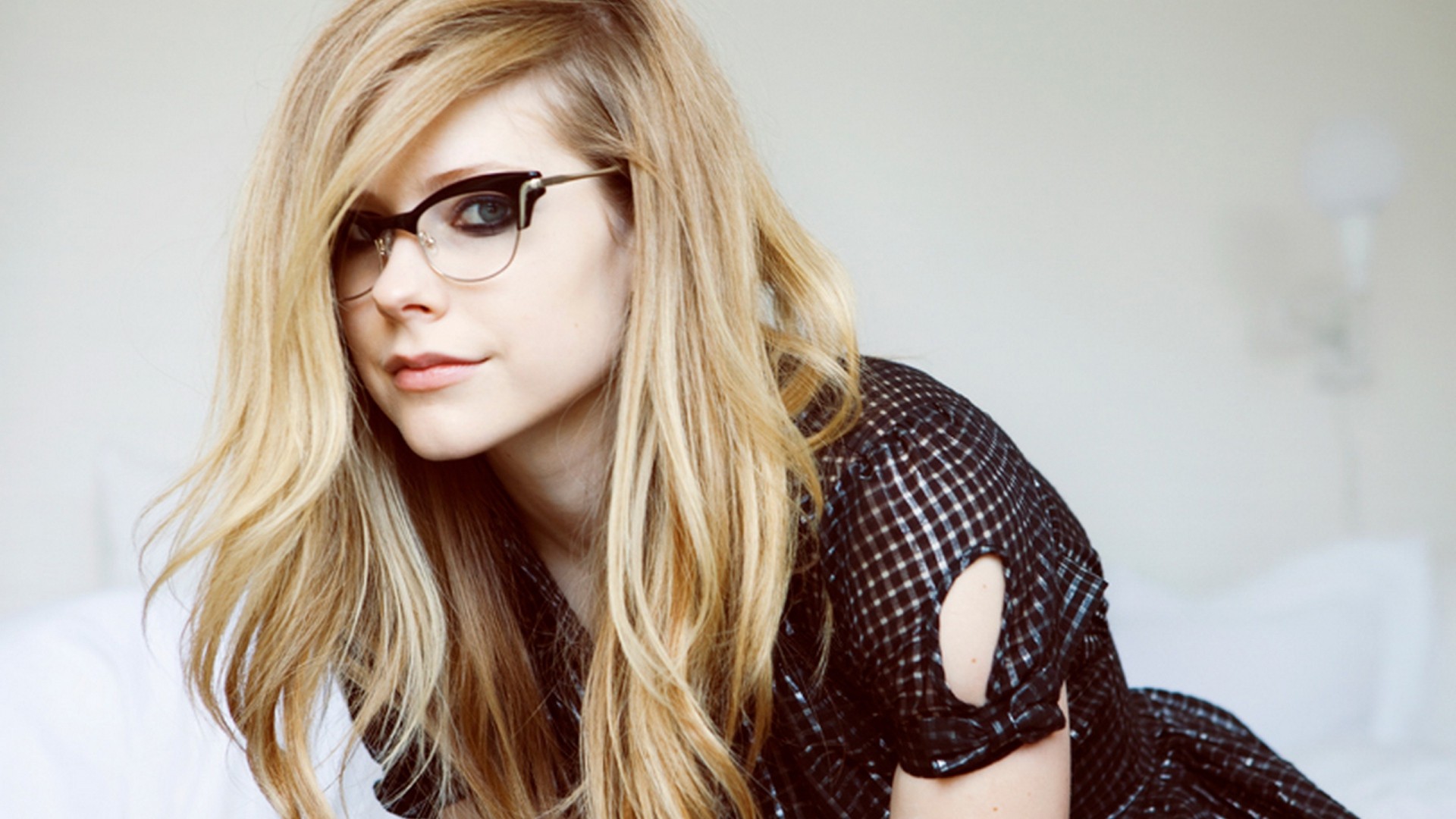 Customize Avril Lavigne